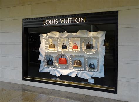 louis vuitton strip|Louis Vuitton fashion show mall.